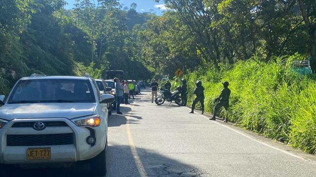 Camionetas de la UNP adjudicadas a los jefes de las disidencias.