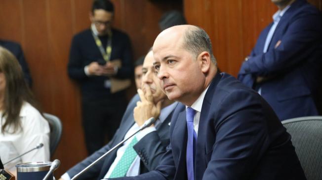 Senador Marcos Pineda se quedó con la presidencia de la Comisión Quinta.
