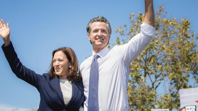 Gavin Newsom, gobernador de California, y Kamala Harris, vicepresidenta de Estados Unidos