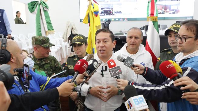 Gobernador Carlos Amaya en rueda de prensa.