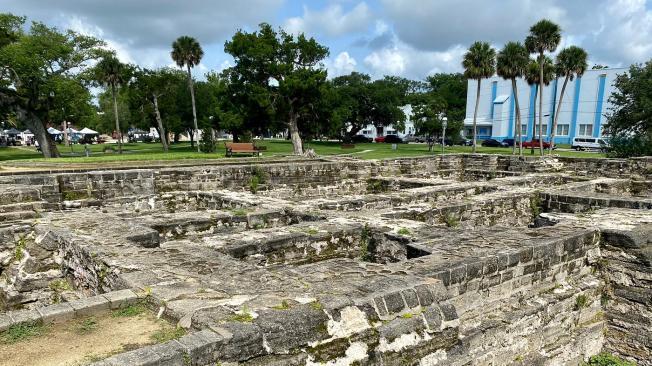 Los historiadores creen que la estructura pertenecía a un viejo almacén.