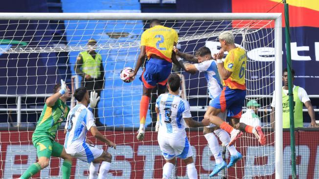 Gol de Mosquera en Colombia vs. Argentina