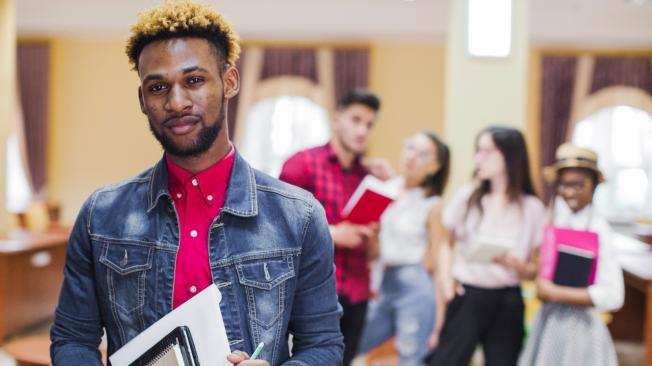 Becas en Colombia para promover el estudio de posgrados STEM