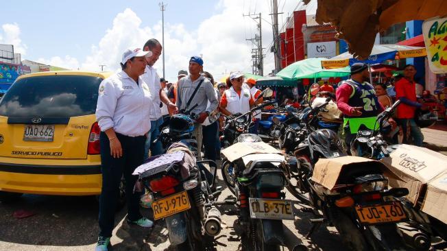 Operativos en el mercado de Bazurto para recuperar el espacio público