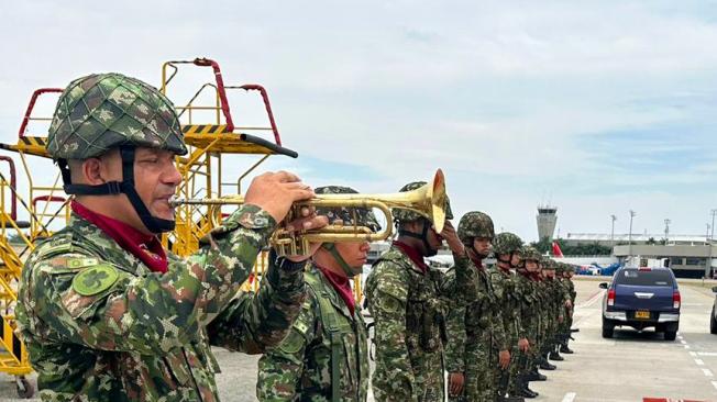 Tributo del Ejército, en Cali a los soldados asesinados en el ataque del Eln.