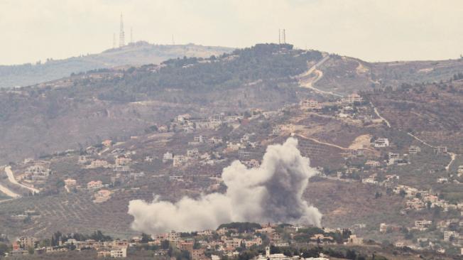 Ataque aéreo israelí contra la localidad de Kfar Kila, en el sur de Líbano.