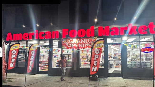 Así es el local American Food Market donde José Carrasco obtuvo el boleto ganador de la lotería en Massachusetts