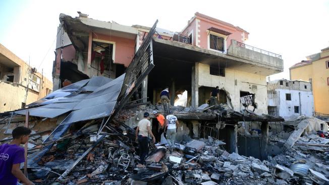 Edificio tras bombardeo israelí en el sr del Líbano.