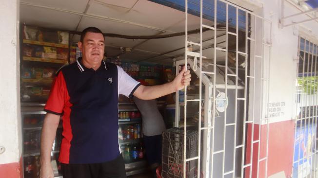 Darío Anaya en su tienda La Primaravera en Soledad, Atlántico.