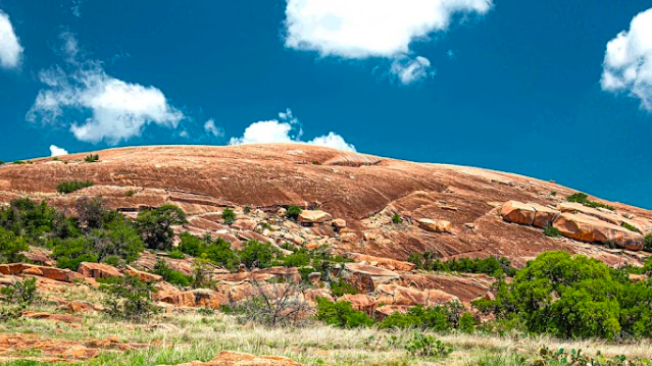 Enchanted Rock es ideal para realizar actividades al aire libre.