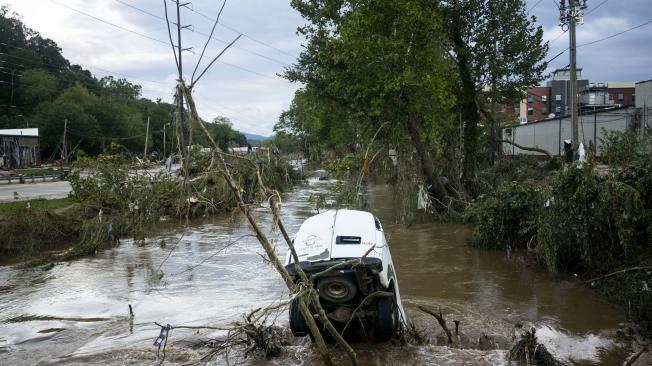 Asheville, Carolina del Norte, tras el paso del huracán Helene.