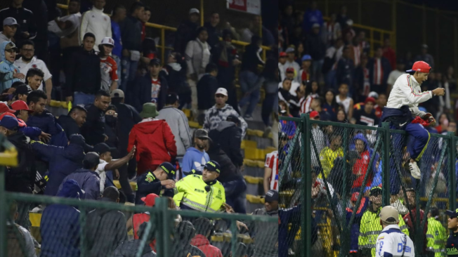 Disturbios con hinchas de Junior en Techo.