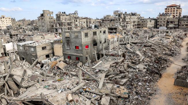 Edificios destruidos en Jan Yunis, en el sur de la Franja de Gaza.