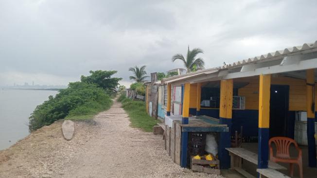 Los restaurantes de la segunda playa de Puerto Mocho se verán afectados cuando suspendan el tráfico hacia el sector.