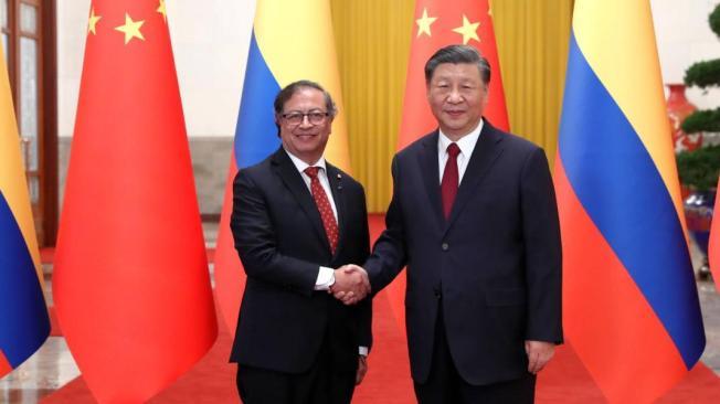 Foto oficial del encuentro de los presidentes Gustavo Petro y Xi Jinping, 25 de octubre de 2023.