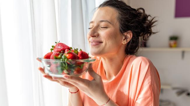 El consumo de fruta ayuda a prevenir algunas enfermedades.