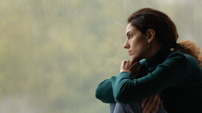 A nivel psicológico, las personas suelen asociar el sol con la felicidad y la lluvia con la tristeza.