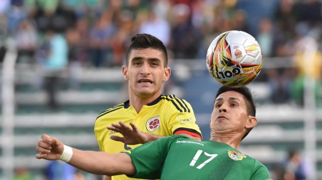 Guillermo Celis (izq.) debutó con la Selección Colombia en La Paz, en 2016.