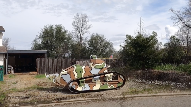 Este tanque es del tamaño de un auto sedán.