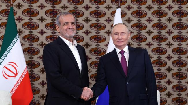 Vladimir Putin y Masud Pezeshkian, presidentes Rusia e Irán.