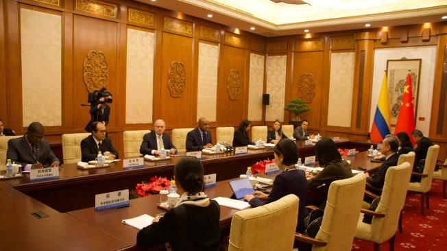 Reunión entre los cancilleres de Colombia y China.