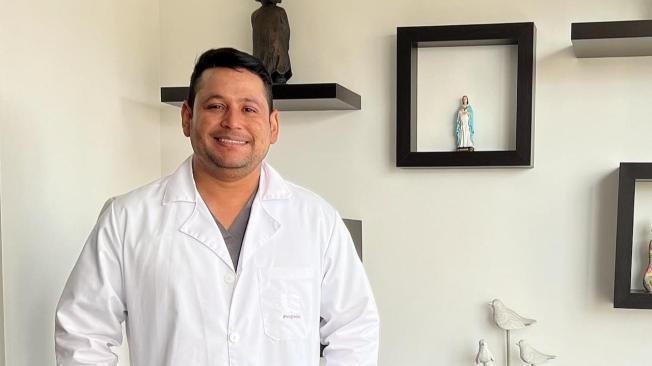 Ricardo Rafael Rodríguez Brochero, reconocido ginecólogo guajiro experto en fertilidad.