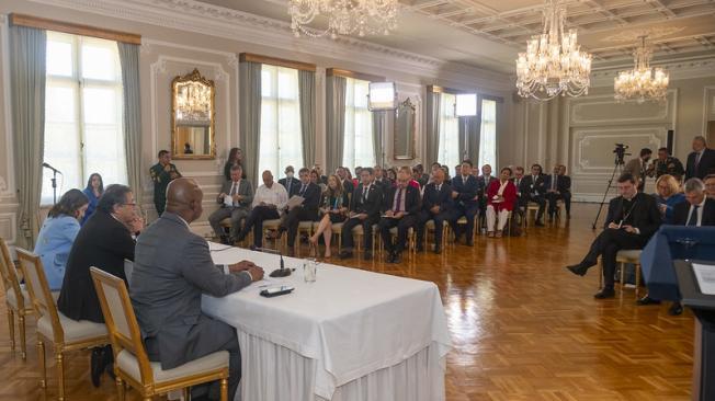 Reunión del presidente Gustavo Petro y el cuerpo diplomático en Colombia.