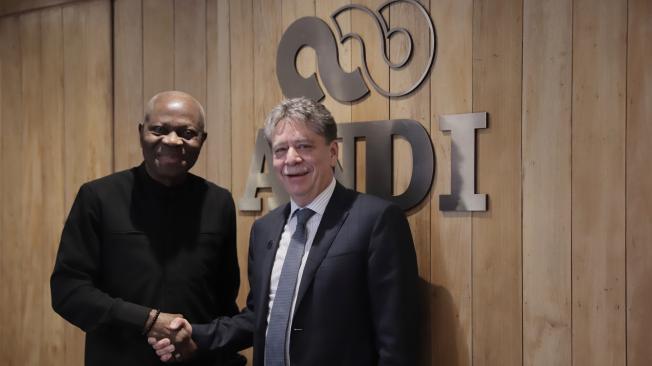 Gilbert F. Houngbo, director general del Trabajo, junto a Bruce Mac Master, presidente de la Andi.