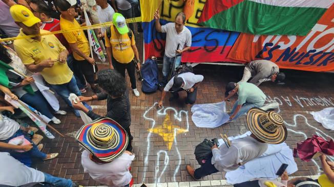 Plantón profesores en Barranquilla en pro de reformas de Gustavo Petro