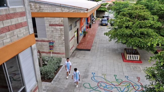 Las instituciones educativas están listas para recibir a los estudiantes.