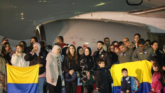 Aterrizó el segundo vuelo humanitario