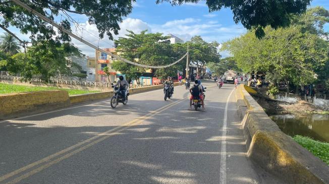 Puente ubicado en la avenida Bicentenario de Lorica (Córdoba)