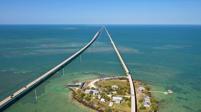 La carretera permite observar las maravillas naturales que rodean a Florida.