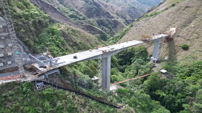 Este es el puente que conecta ambos tramos del Túnel del Toyo.