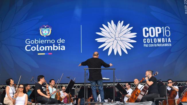 El concierto 'Paz con la naturaleza' se desarrolla en el estadio Pascual Guerrero.