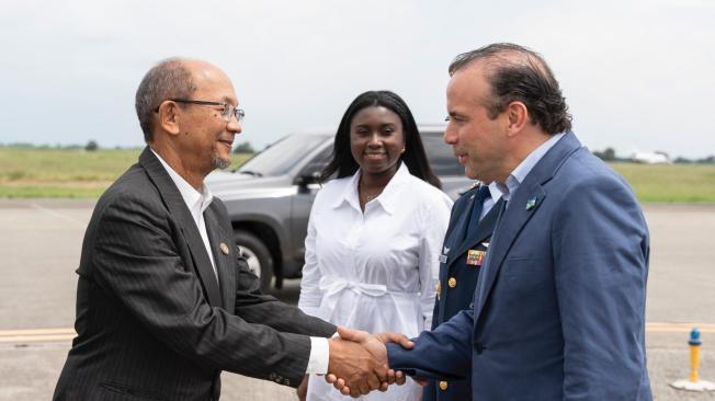 Presidente del Consejo Presidencial de Haití, Leslie Voltaire, a su llegada a Cali.