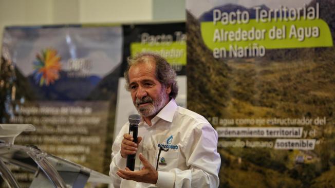 Francisco Canal, asesor Parques Nacionales, durante la firma del pacto por el agua en Nariño.