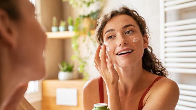 La sandía sirve como mascarilla.