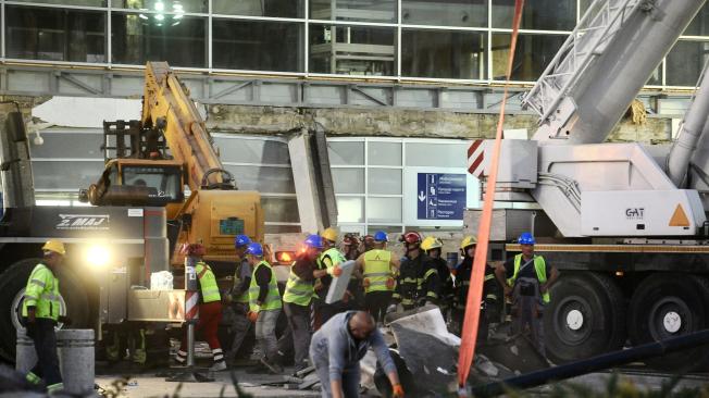 Aumentan a 14 los muertos en Serbia por el derrumbe del voladizo de una estación de trenes