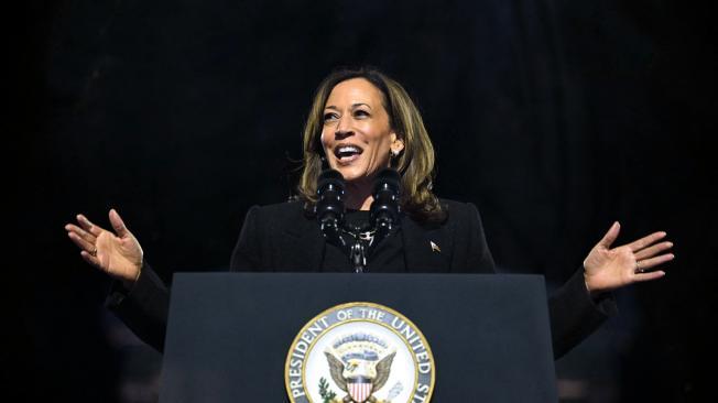 Kamala Harris durante su cierre de campaña.