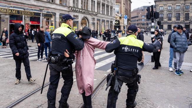 Hinchas arrestados en juego de Liga de Europa.