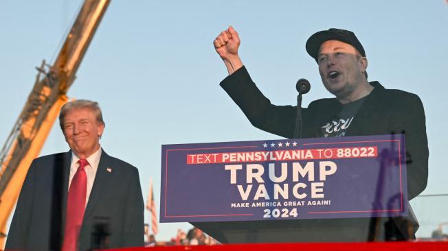 Elon Musk y Donald Trump durante un acto de campaña del republicano.