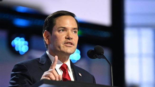 El senador de Florida Marco Rubio habla durante el segundo día de la Convención Nacional Republicana de 2024 en el Foro Fiserv en Milwaukee, Wisconsin, el 16 de julio de 2024.