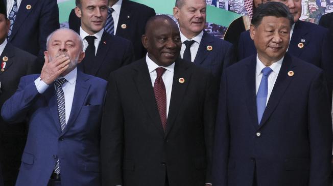 El presidente de Brasil, Luiz Inácio Lula da Silva, el presidente de Sudáfrica, Cyril Ramaphosa, el canciller alemán, Olaf Scholz, el presidente de China, Xi Jinping, el presidente francés, Emmanuel Macron, y otros líderes mundiales.