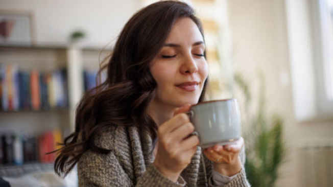 Tomar café puede tener varios beneficios en la salud del cuerpo.
