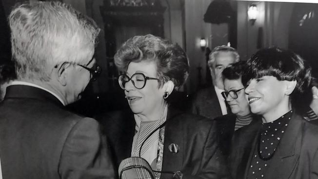 Matilde Díaz, en mayo de 1994, junto al entonces presidente Virgilio Barco.