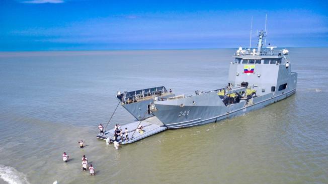 Entrega de ayudas humanitarias a damnificados en La Guajira