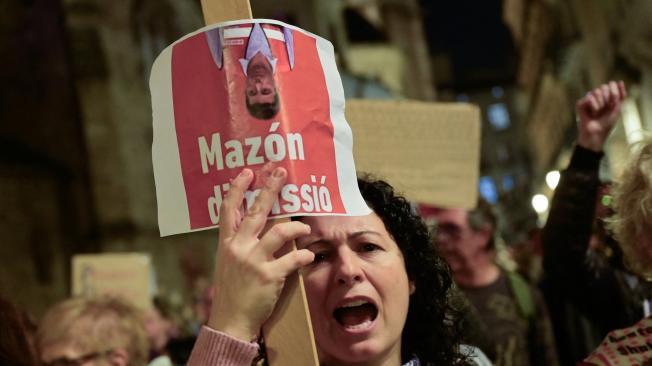 Manifestación para pedir la dimisión del presidente de la Comunidad Valenciana, Carlos Mazón, un mes después de las devastadoras inundaciones en Valencia.