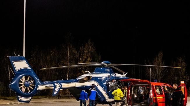 Autoridades desplegaron helicópteros para socorrer a los heridos del accidente de bus en Francia.