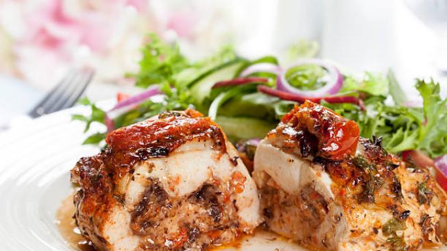 El pollo es otro de los platos tradicionales en la mesa de Navidad.